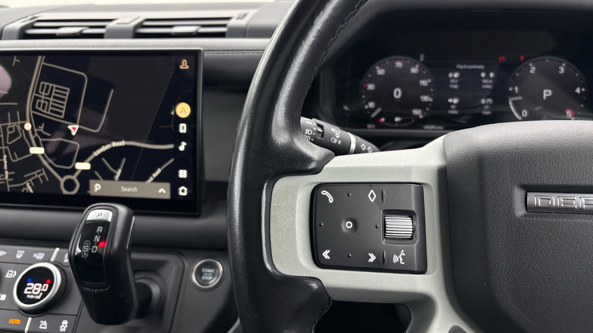 Land Rover Defender 110 Urban Image 13