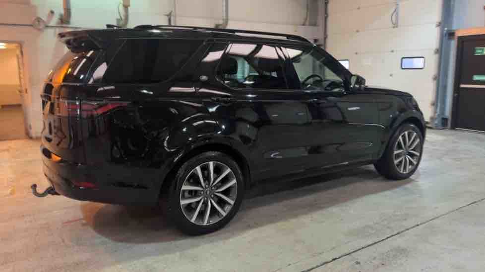 More views of Land Rover Discovery