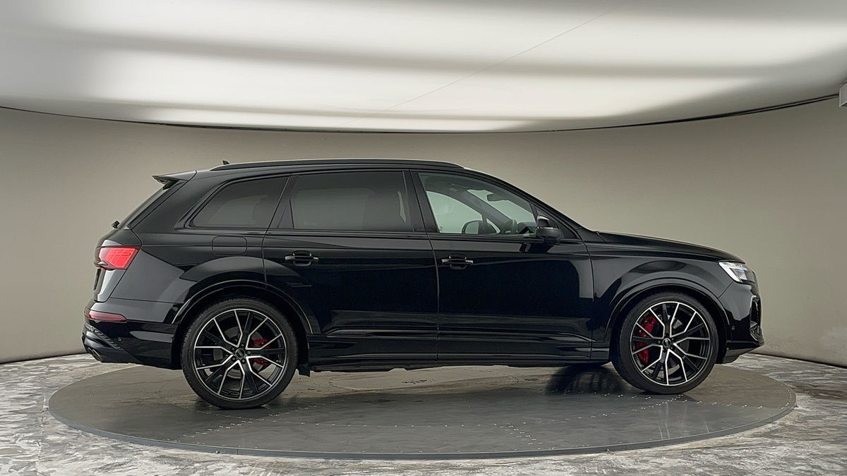 More views of Audi SQ7