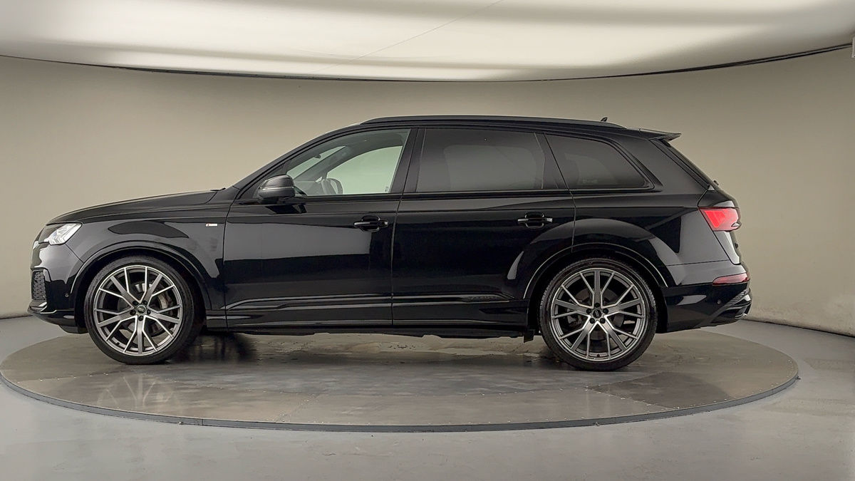 More views of Audi Q7