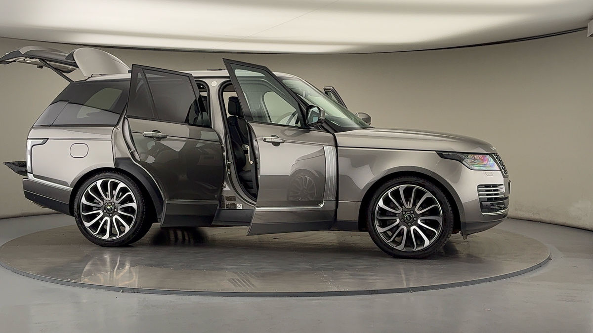 More views of Land Rover Range Rover
