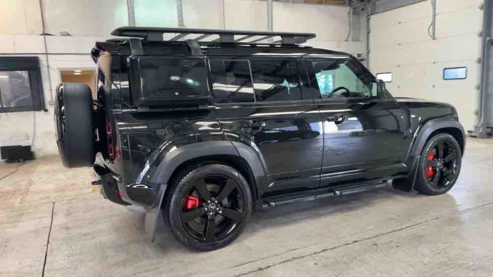 More views of Land Rover Defender 110