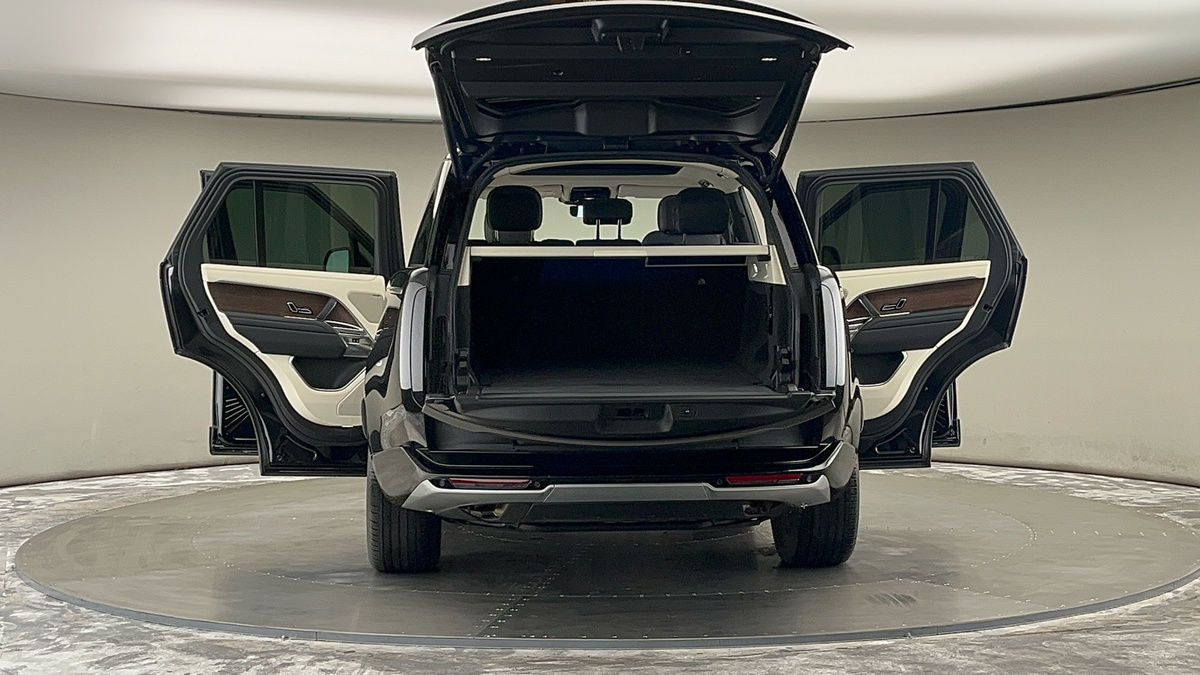 More views of Land Rover Range Rover