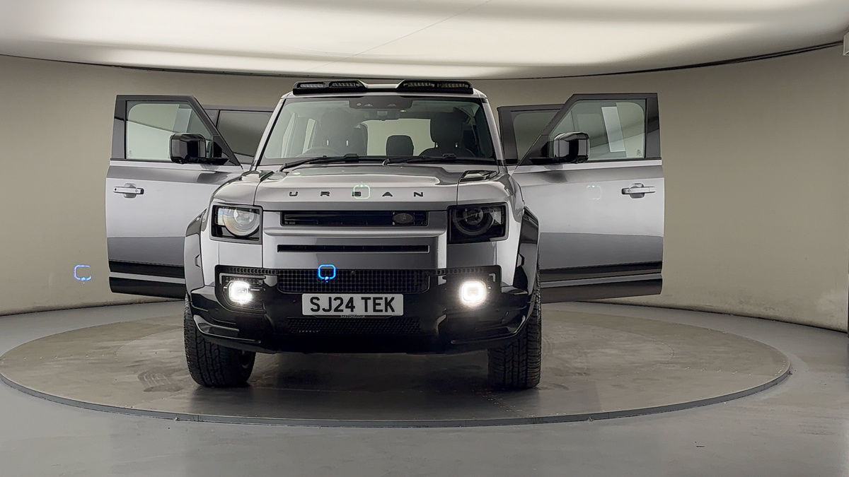 More views of Land Rover Defender 110