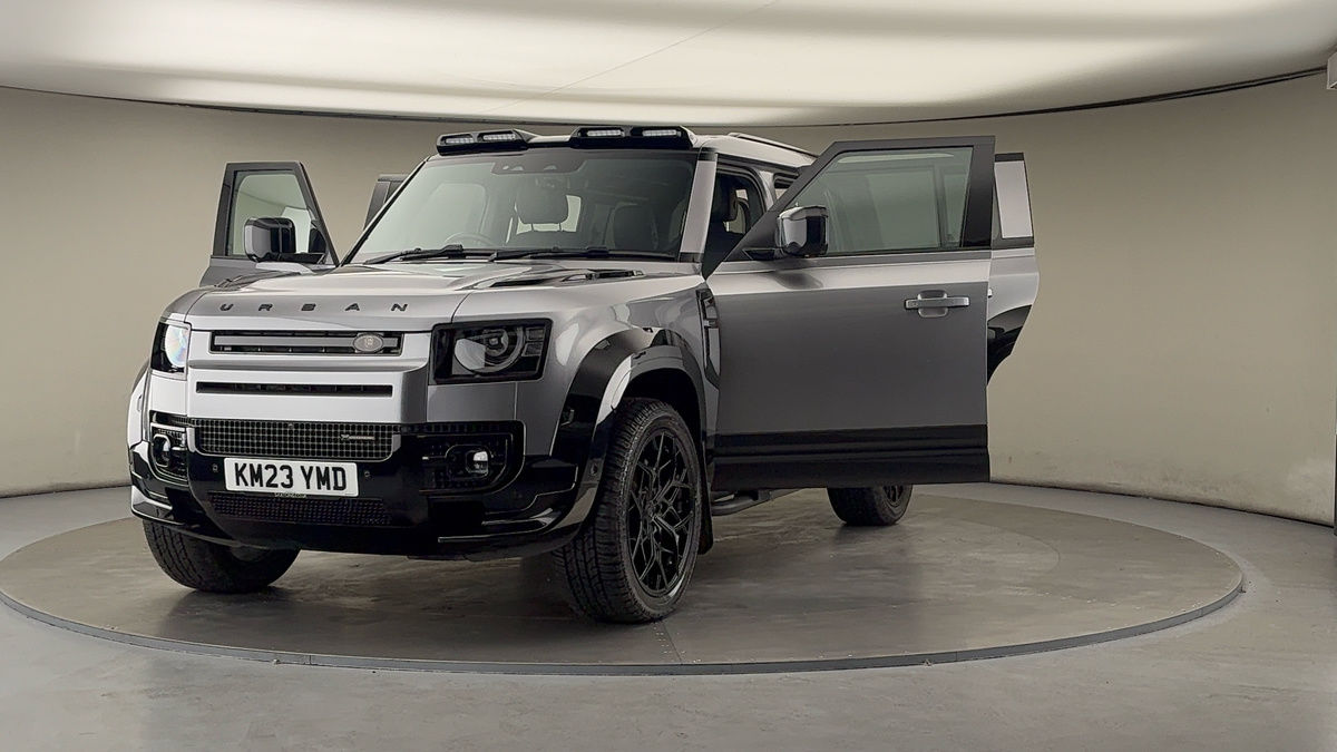 More views of Land Rover Defender 110