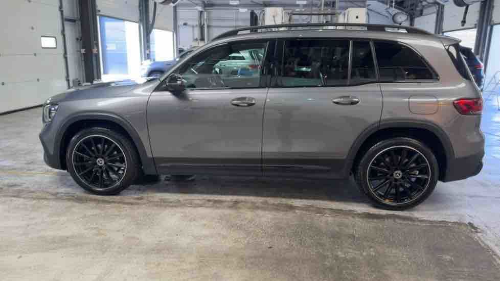 More views of Mercedes-Benz GLB