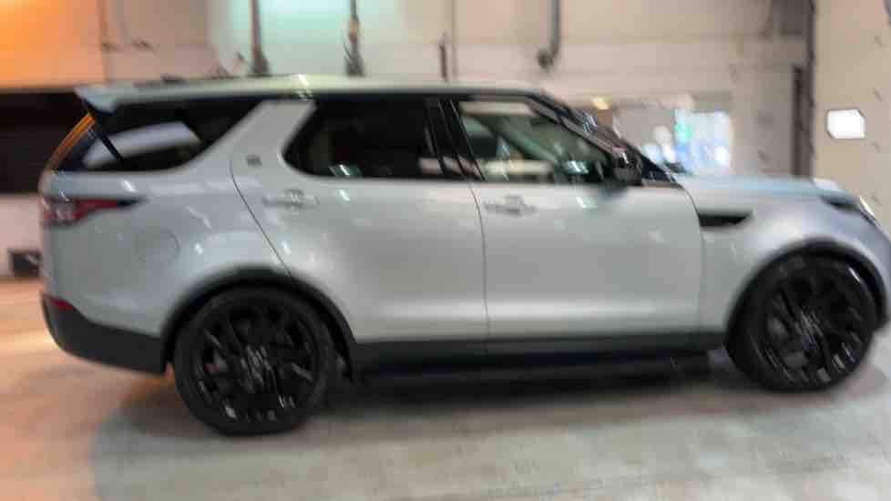 More views of Land Rover Discovery