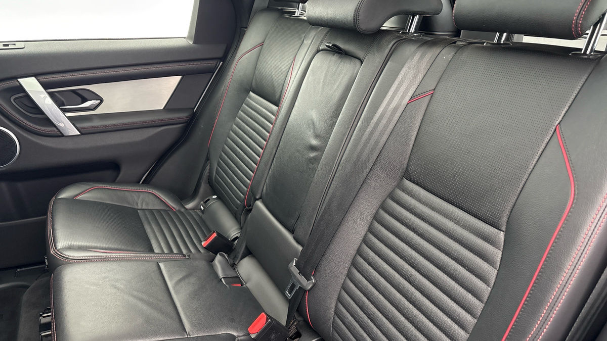Land Rover Discovery Sport Image 8