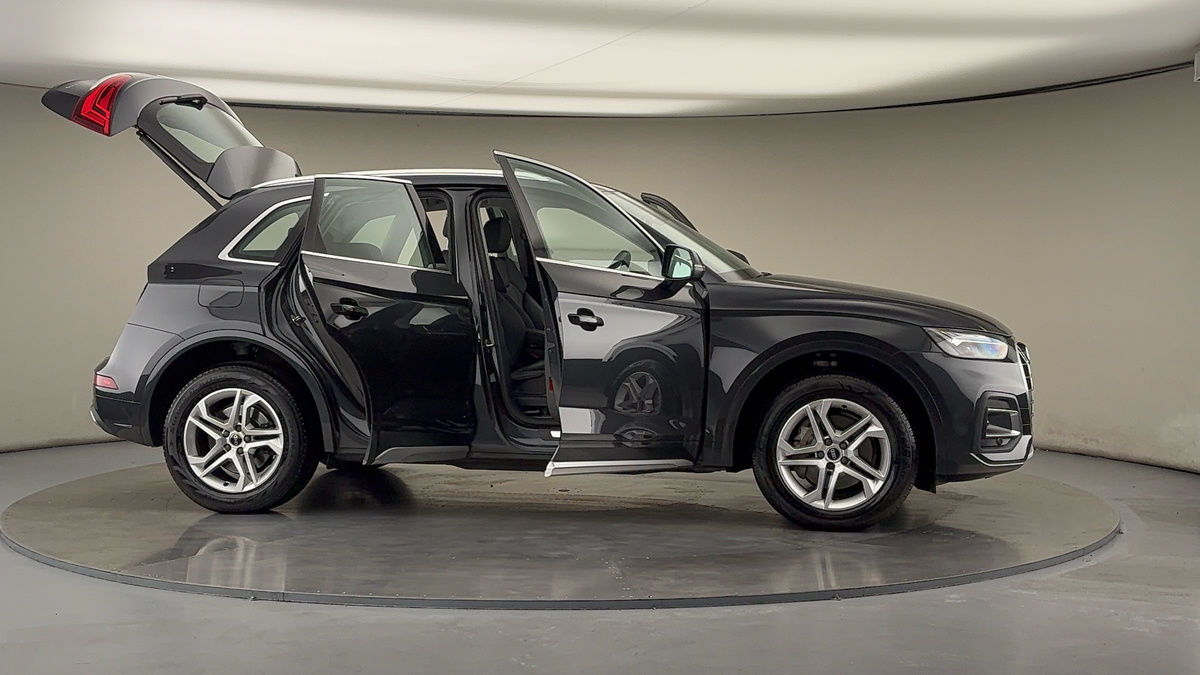 More views of Audi Q5
