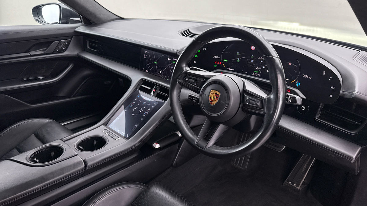 Porsche Taycan Image 12