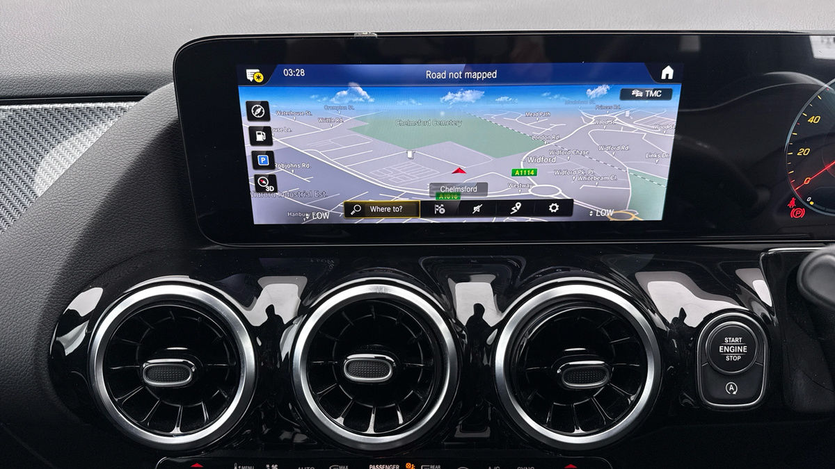 Mercedes-Benz GLA Image 18