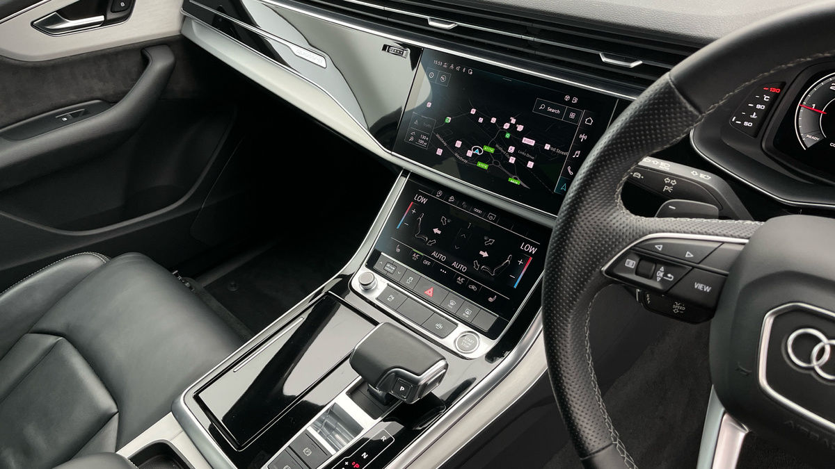 Audi Q7 Image 18