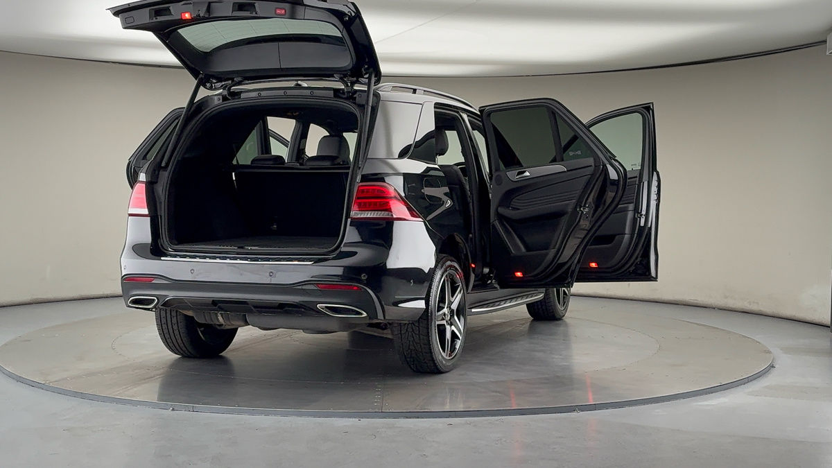 More views of Mercedes-Benz GLE