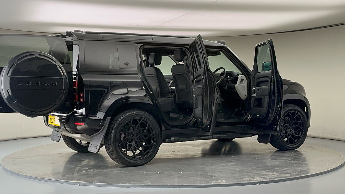 More views of Land Rover Defender 110