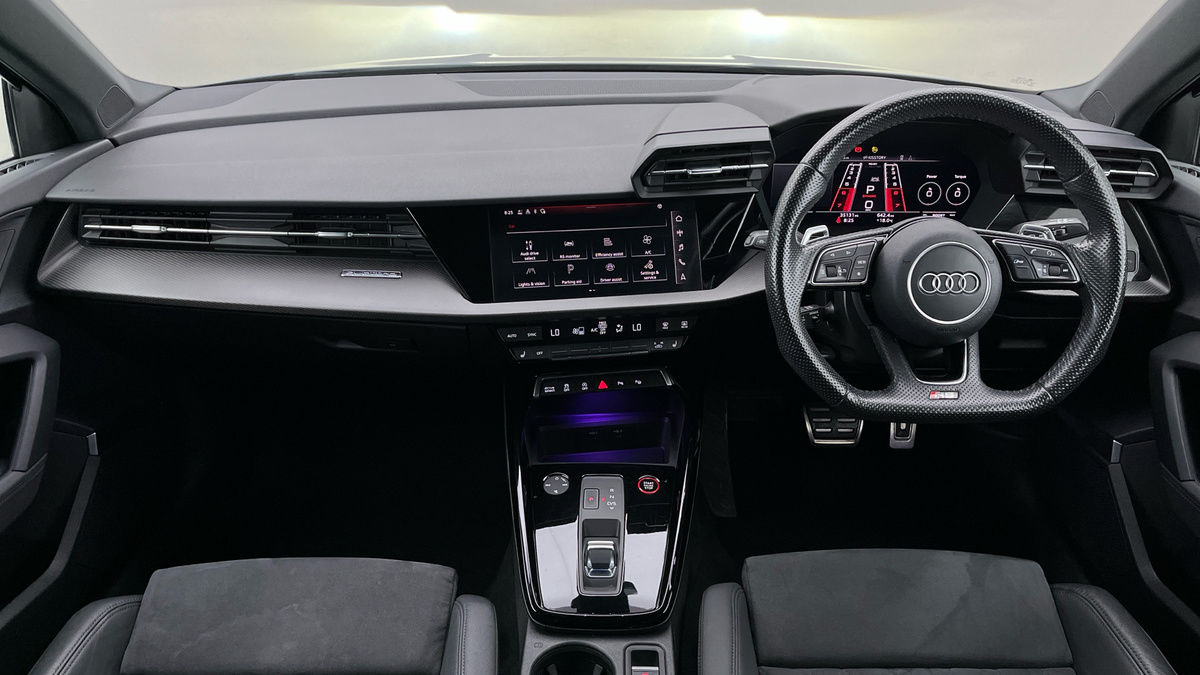 Audi RS3 Image 12