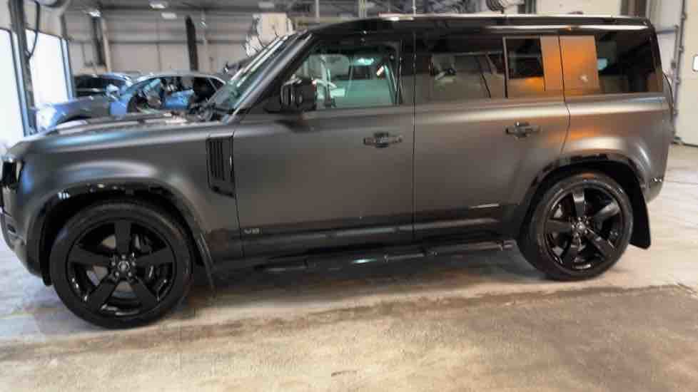 More views of Land Rover Defender 110