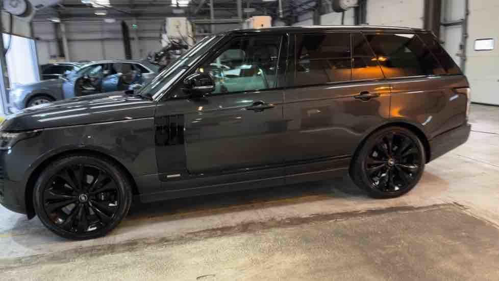 More views of Land Rover Range Rover