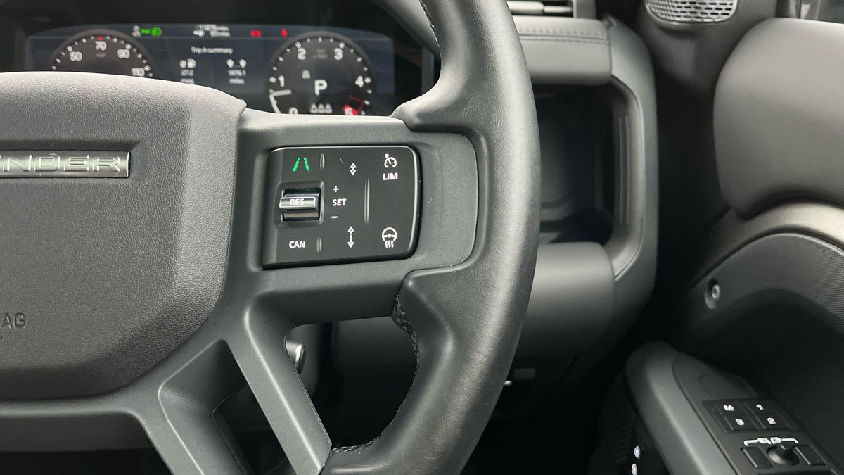 Land Rover Defender 110 Urban Image 27