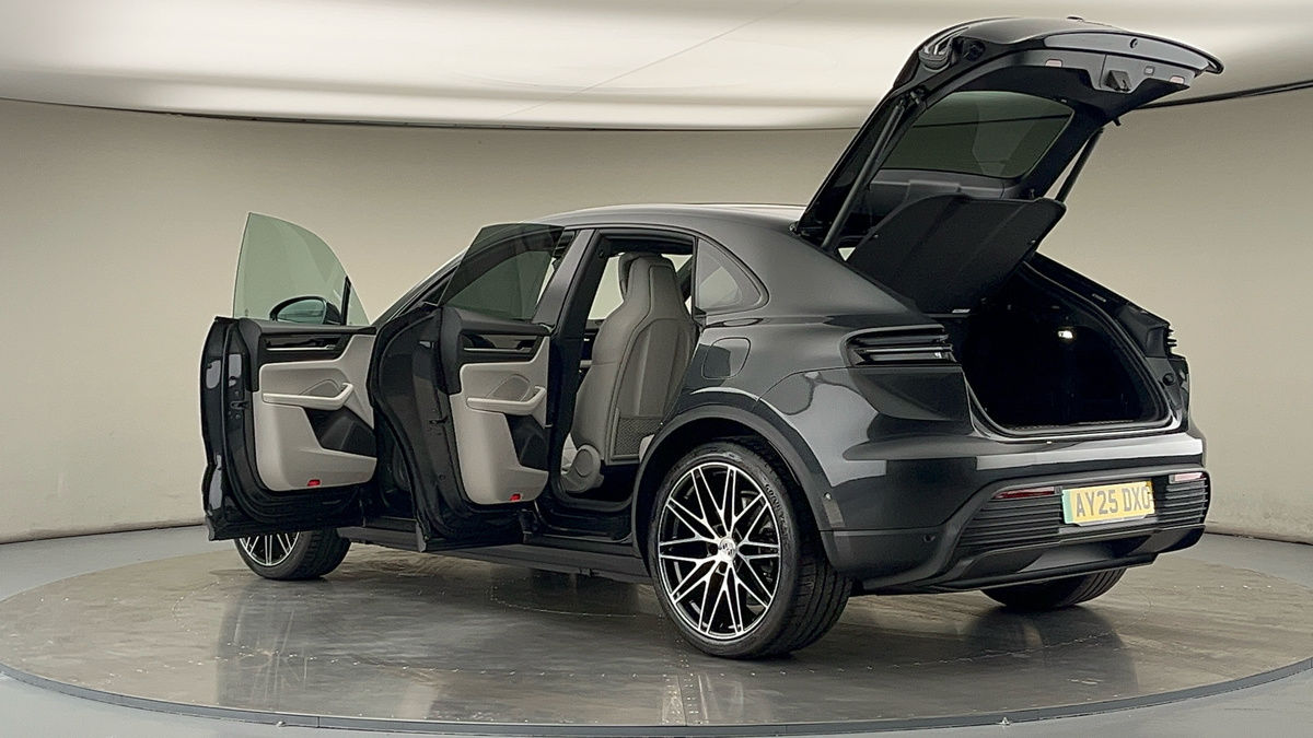 More views of Porsche Macan