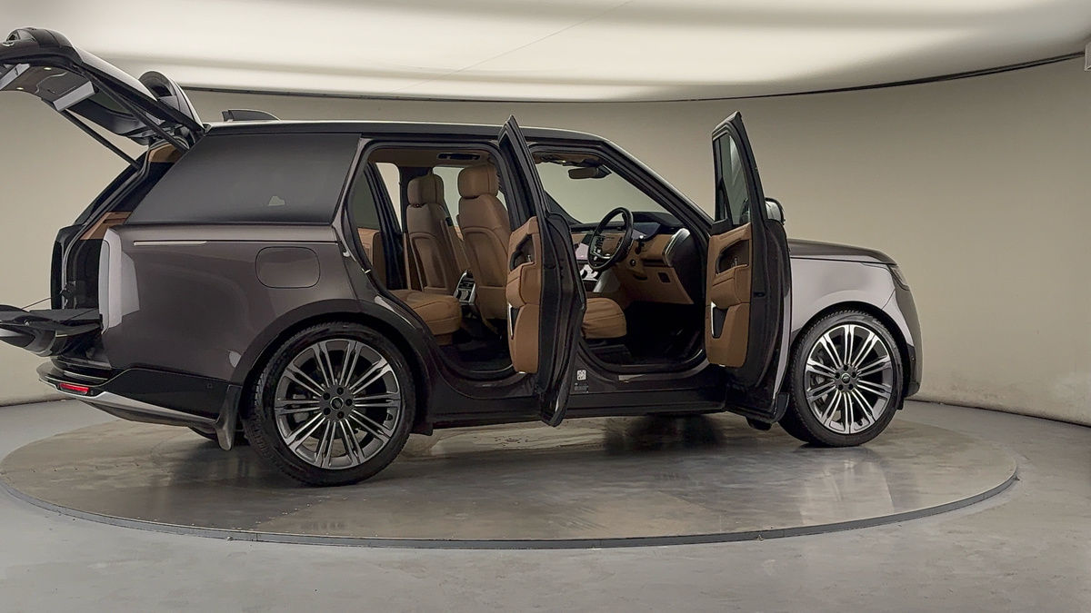 More views of Land Rover Range Rover