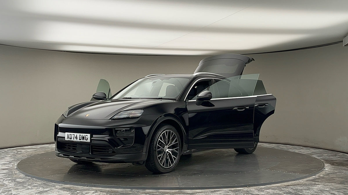 More views of Porsche Macan