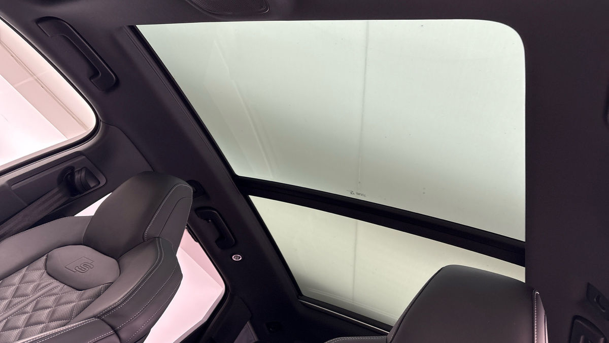 Audi Q7 Image 6
