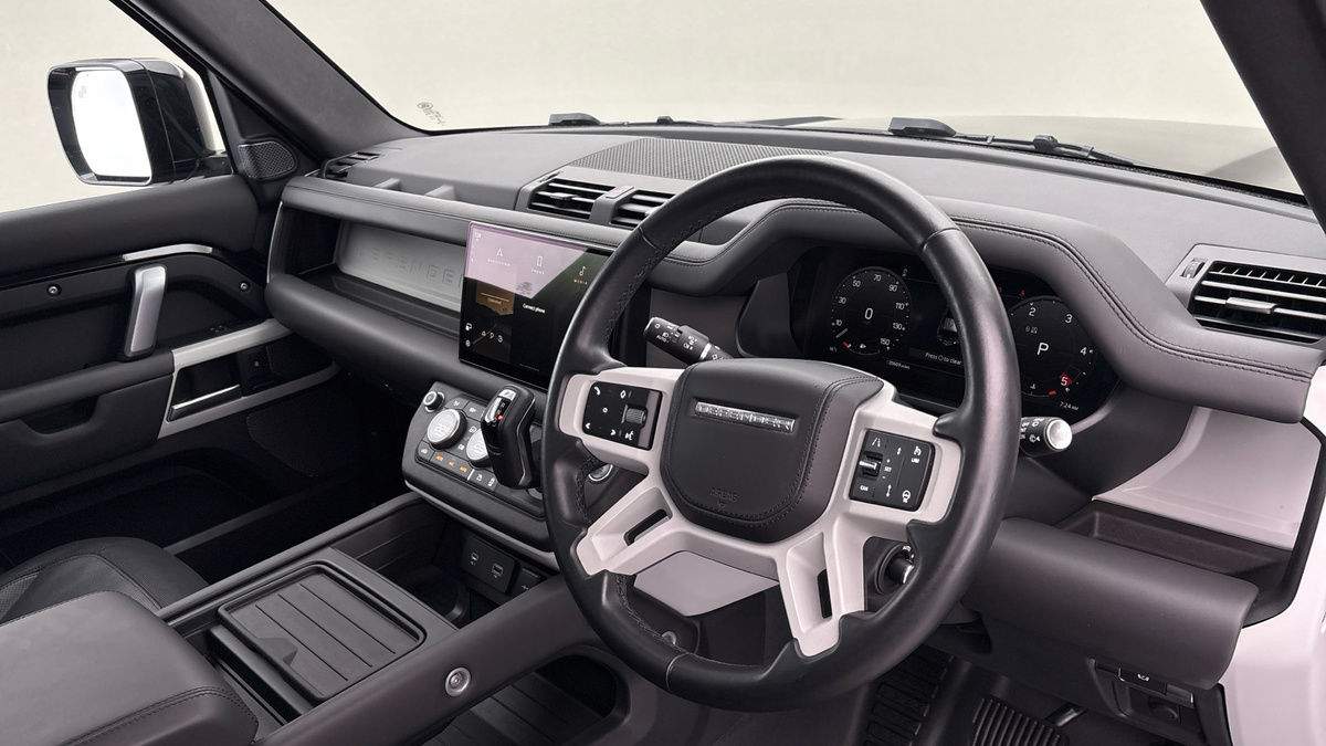 Land Rover Defender 110 Urban Image 5
