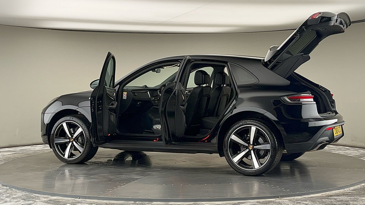 More views of Porsche Macan