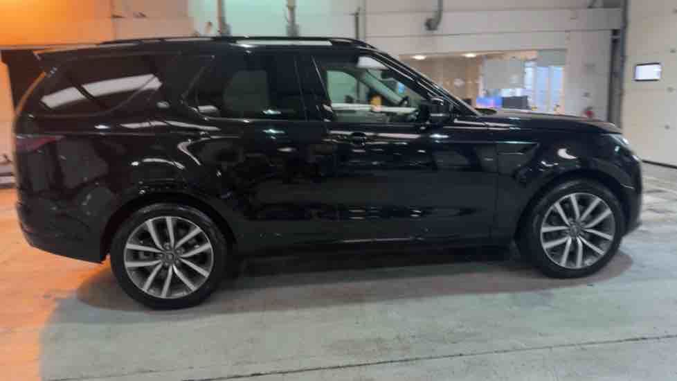 More views of Land Rover Discovery