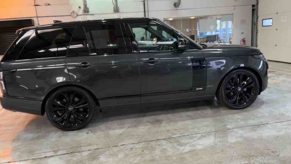 More views of Land Rover Range Rover