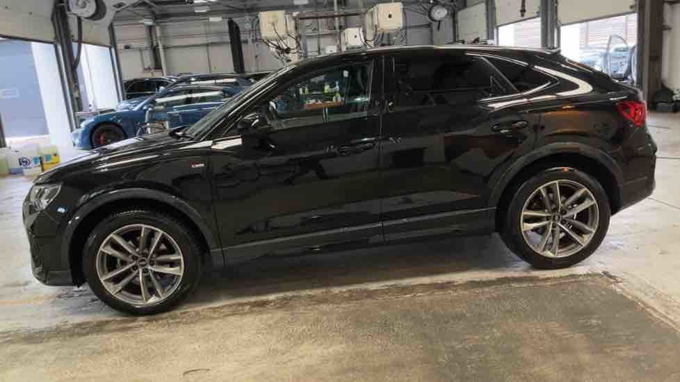 More views of Audi Q3