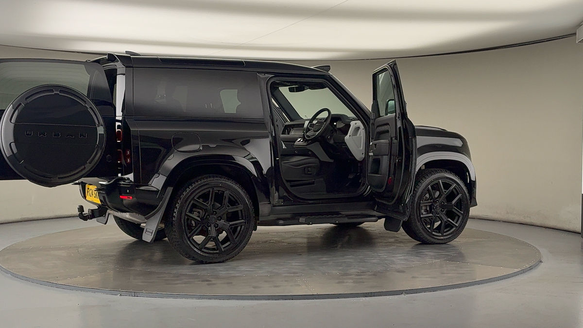 More views of Land Rover Defender 90
