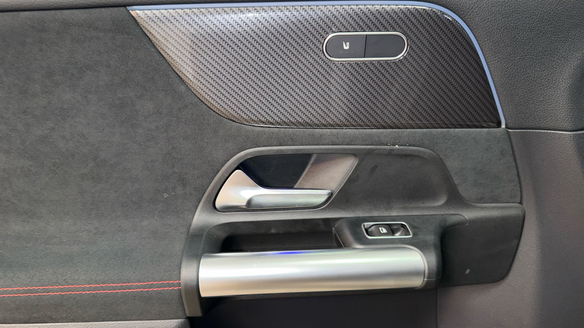 Mercedes-Benz GLA Image 19