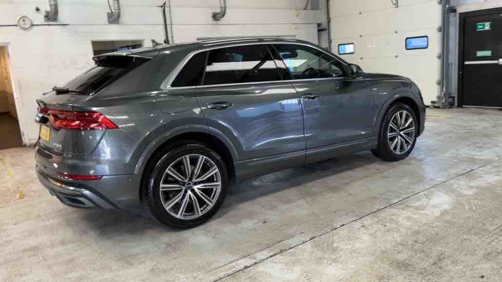 More views of Audi Q8
