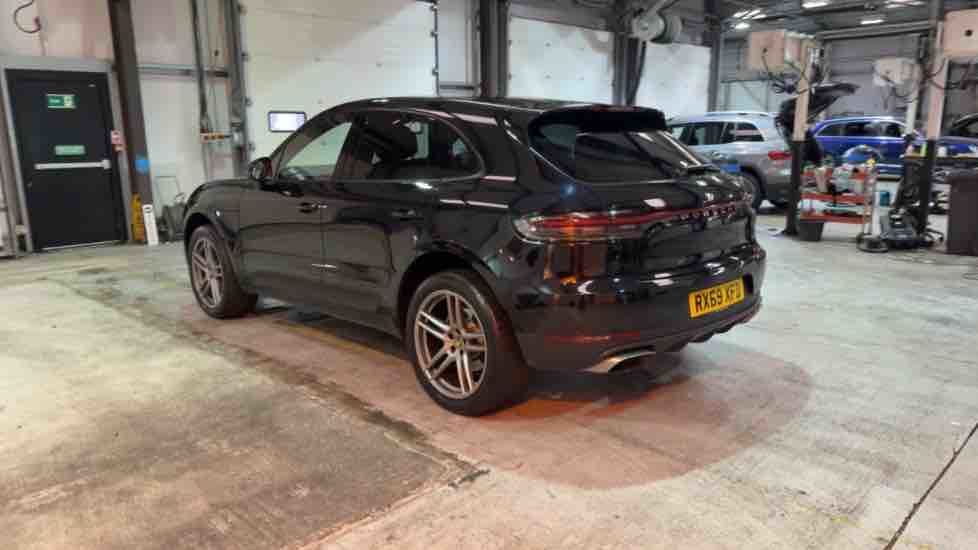 More views of Porsche Macan
