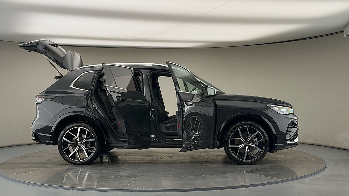 More views of Volkswagen Tiguan