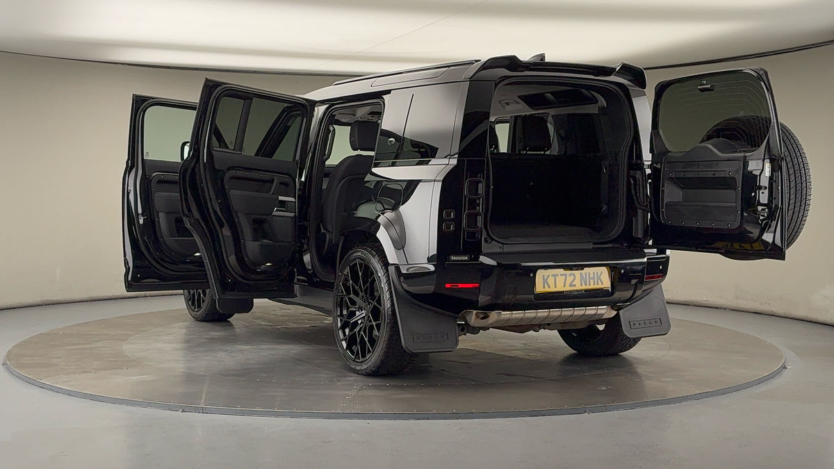Land Rover Defender 110 Urban Image 23