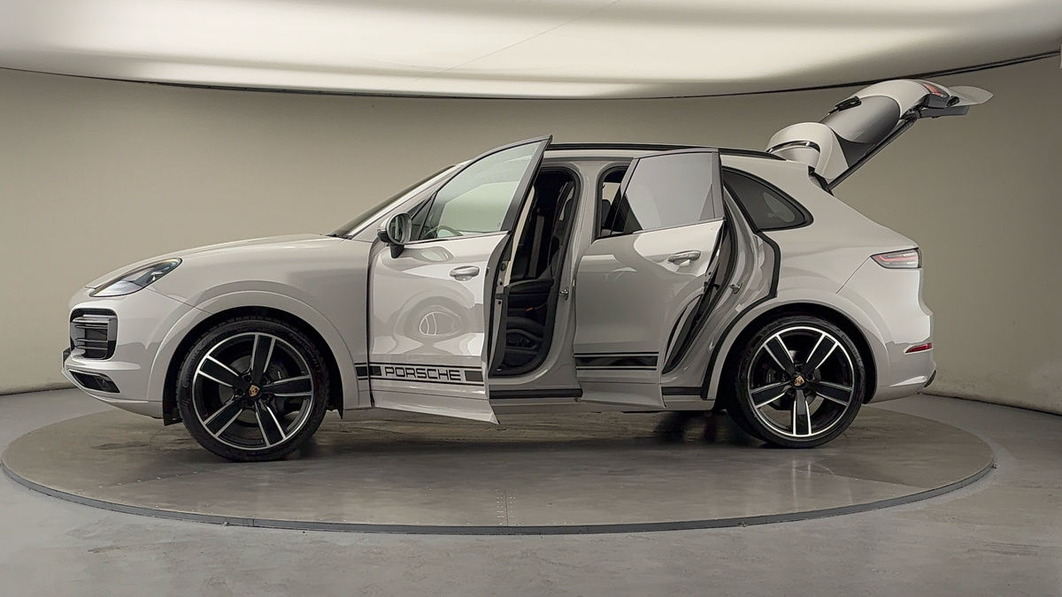 More views of Porsche Cayenne