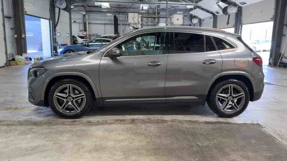 More views of Mercedes-Benz GLA