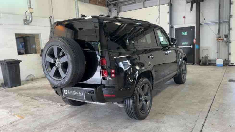 More views of Land Rover Defender 110