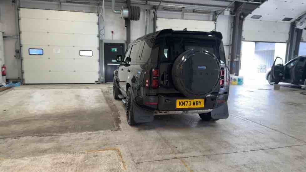 More views of Land Rover Defender 110