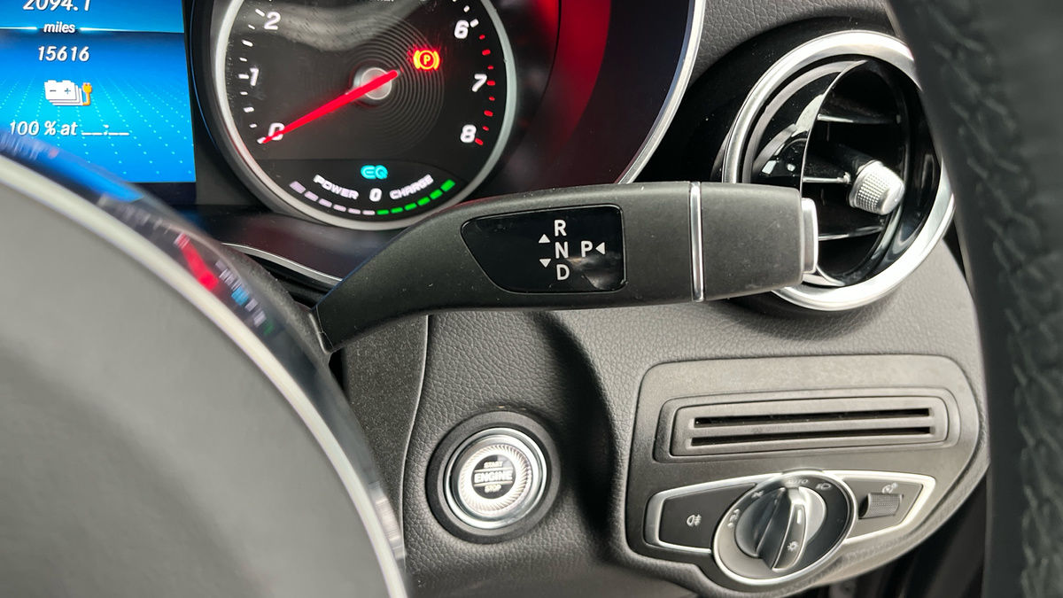 Mercedes-Benz GLC Image 16