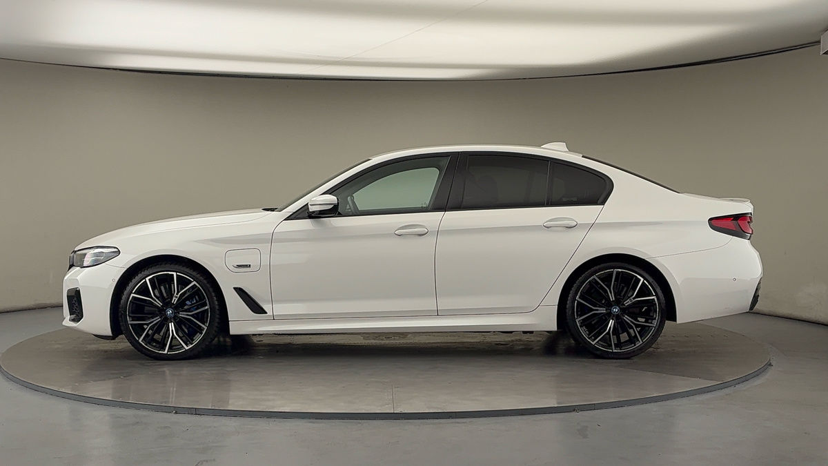 BMW 5 Series Image 15