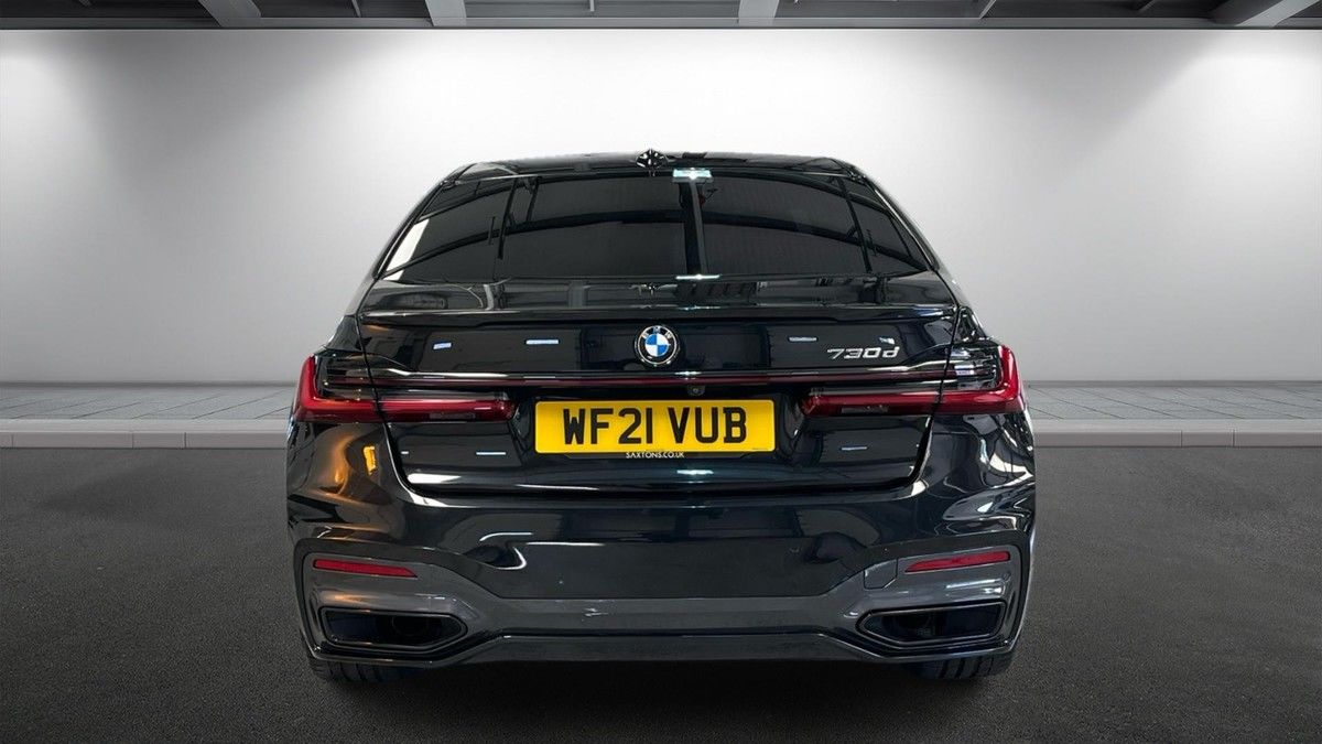 BMW 7 Series Image 4