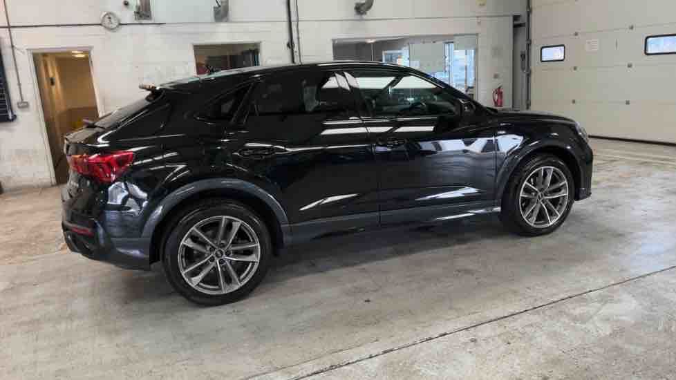 More views of Audi Q3