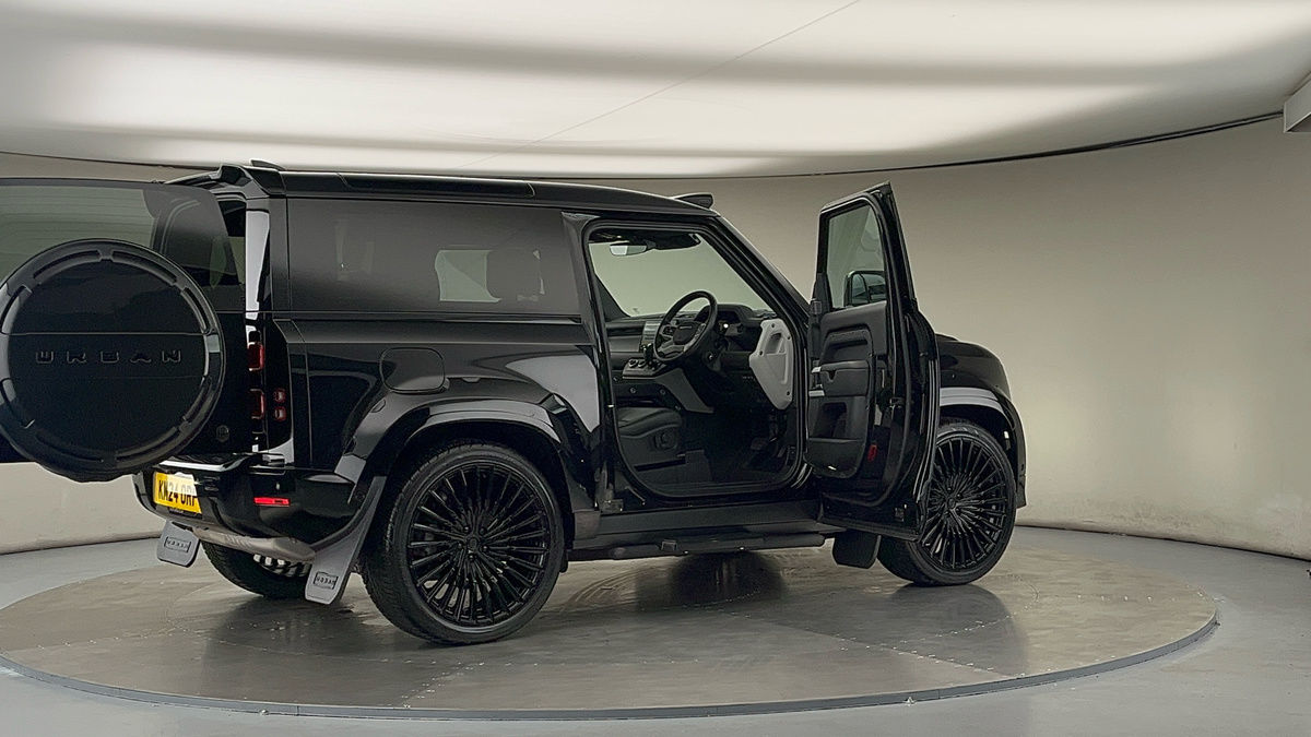 More views of Land Rover Defender 90