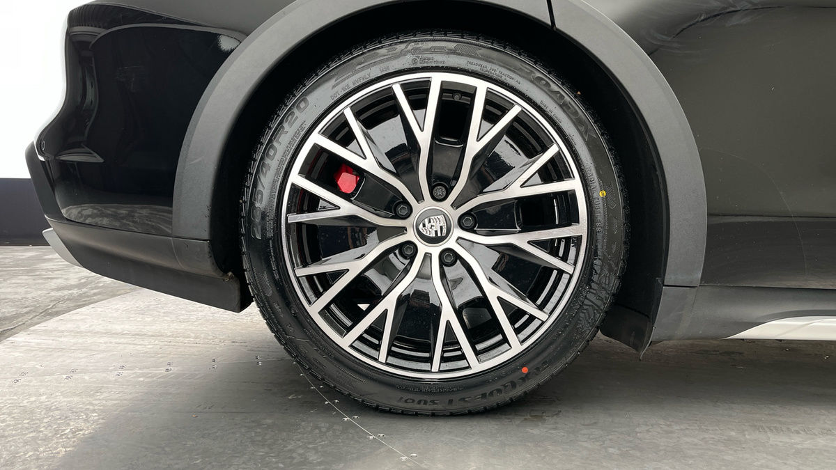 Porsche Taycan Image 8