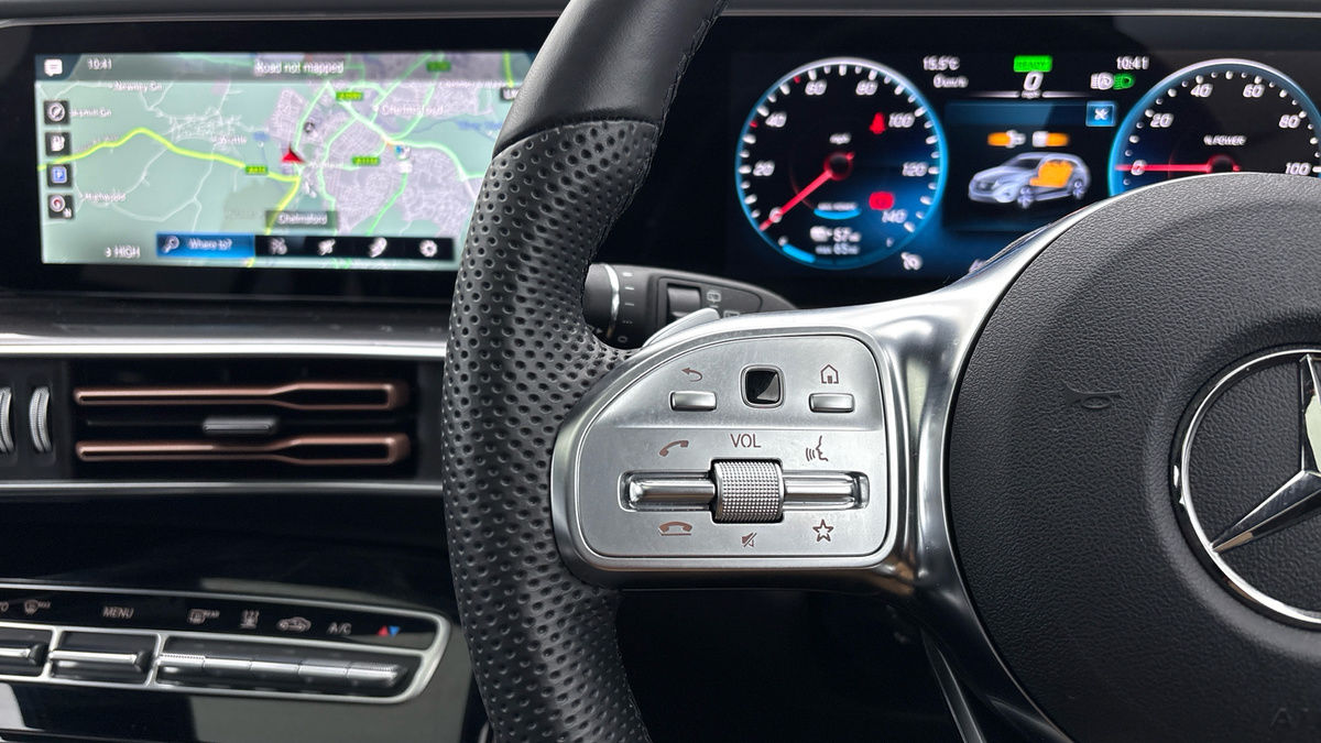 Mercedes-Benz EQC Image 13