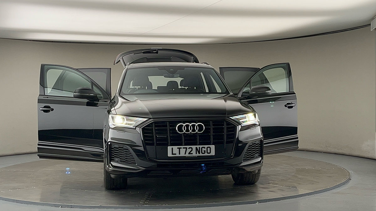 More views of Audi Q7