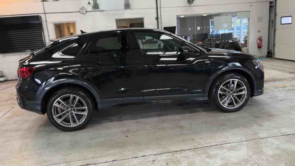More views of Audi Q3